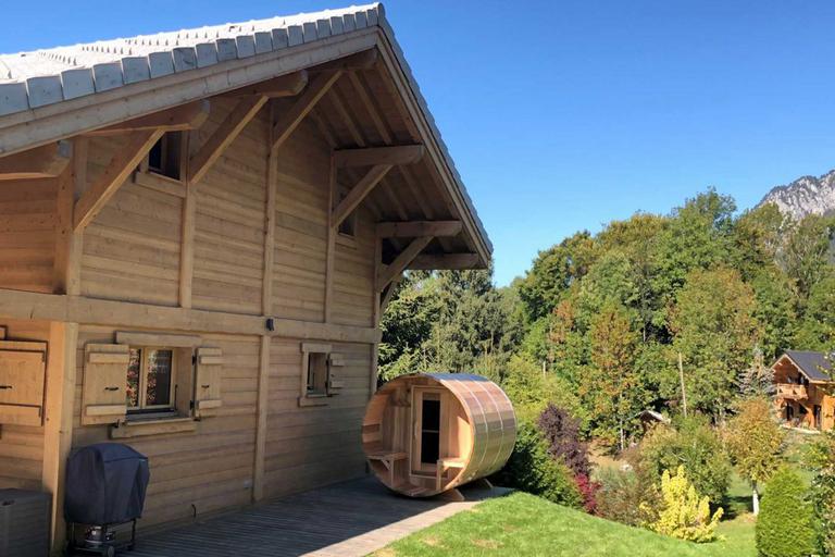 sauna-tonneau-exterieur-bois-traditionnel